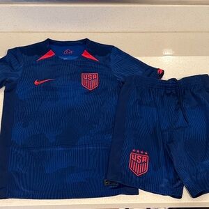 Nike dri fit USA men’s soccer jersey and shorts set youth medium
